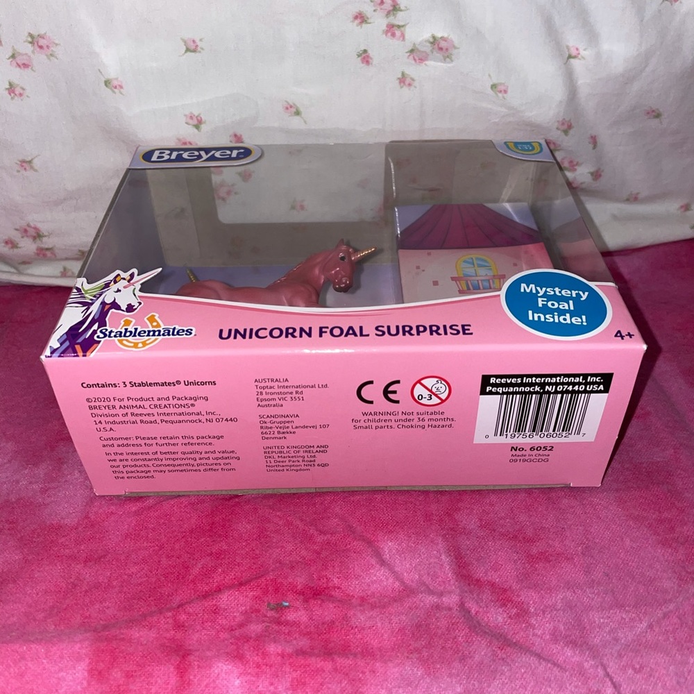 Breyer Unicorn Foal Surprise Stablemates - Picture 3 of 3